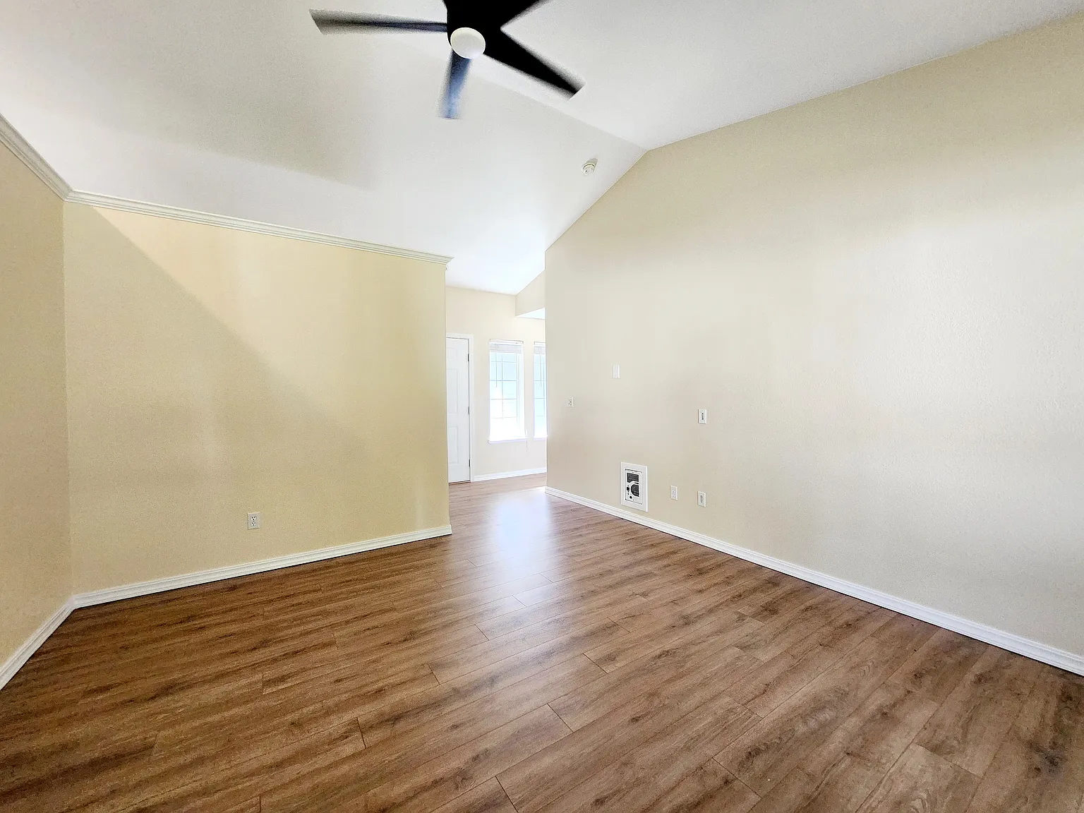 868 Mount Olympus Ave SE — Photo 4