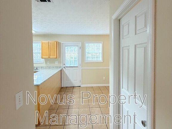 5th image of 533 Lawson St