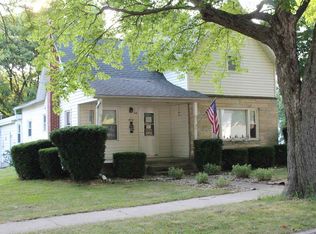 218 S Walnut St, Etna Green, IN 46524