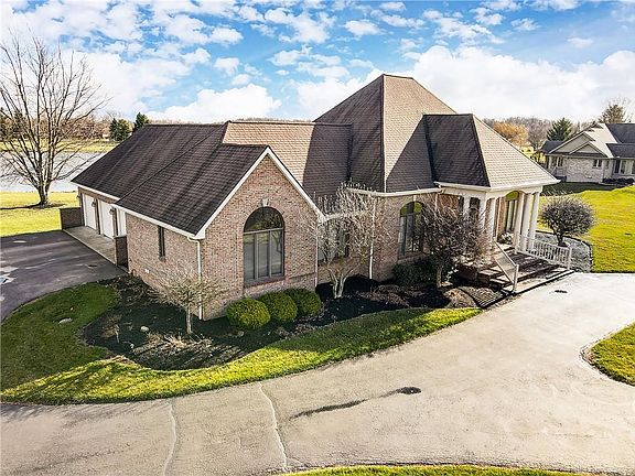 2nd image of 38 Pheasant Run Ln
