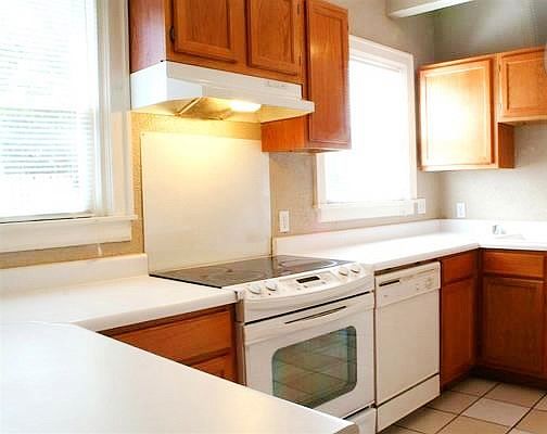 5th image of 4806 Swiss Ave #B1