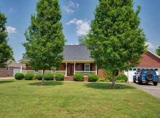 143 Forrest Ln, Meridianville, AL 35759