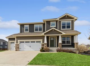 15 SE Pembrooke Ln, Waukee, IA 50263