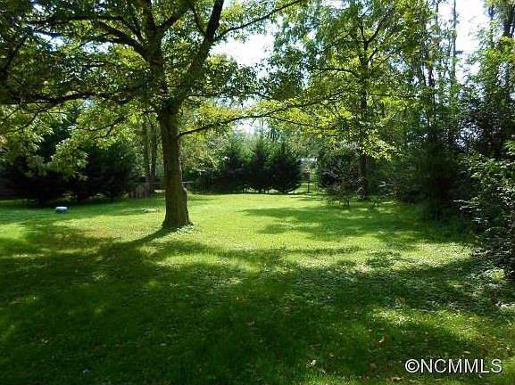 2nd image of 1090 Old Hendersonville Hwy