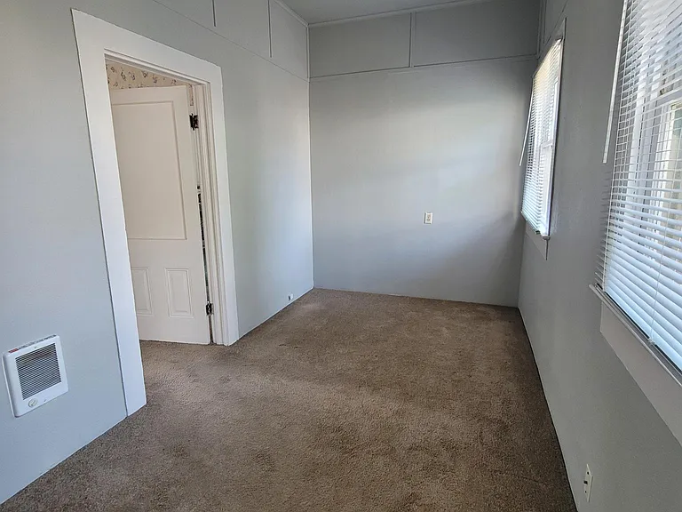 632 Walnut St SW — Photo 16