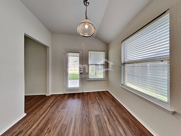 5th image of 4020 Golden Rod Dr