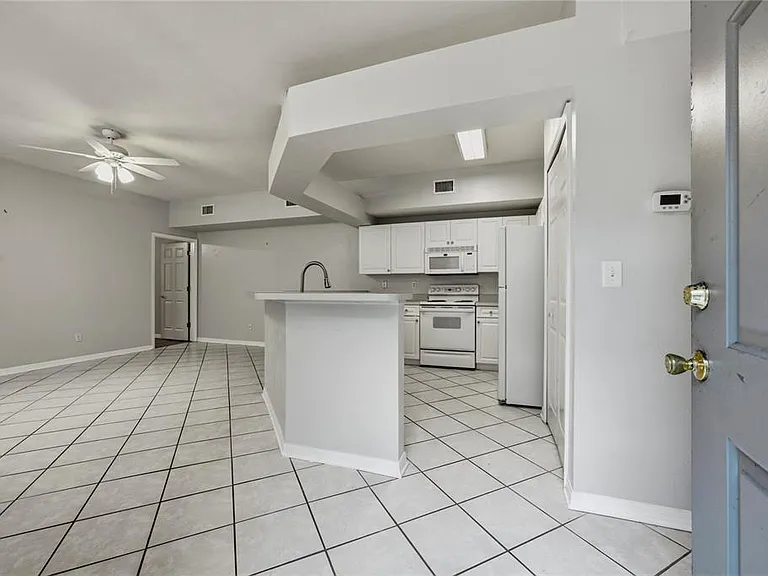 350 NW 50th Blvd #350 — Photo 5