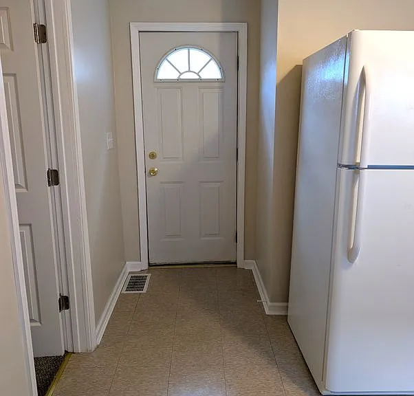 109 Goethe St #LOWER REAR — Photo 3