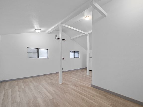 4th image of 302 E Cevallos St #3