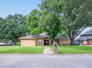 1525 Inverness Rd, Mansfield, TX 76063