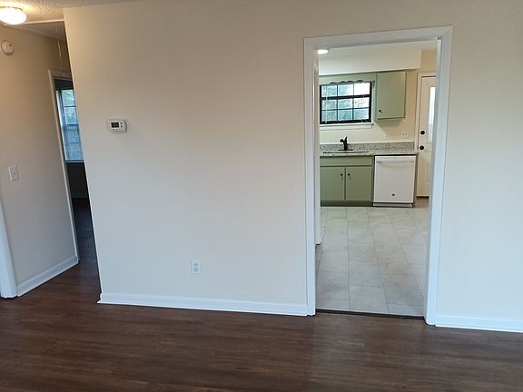3rd image of 603B Skyview Dr