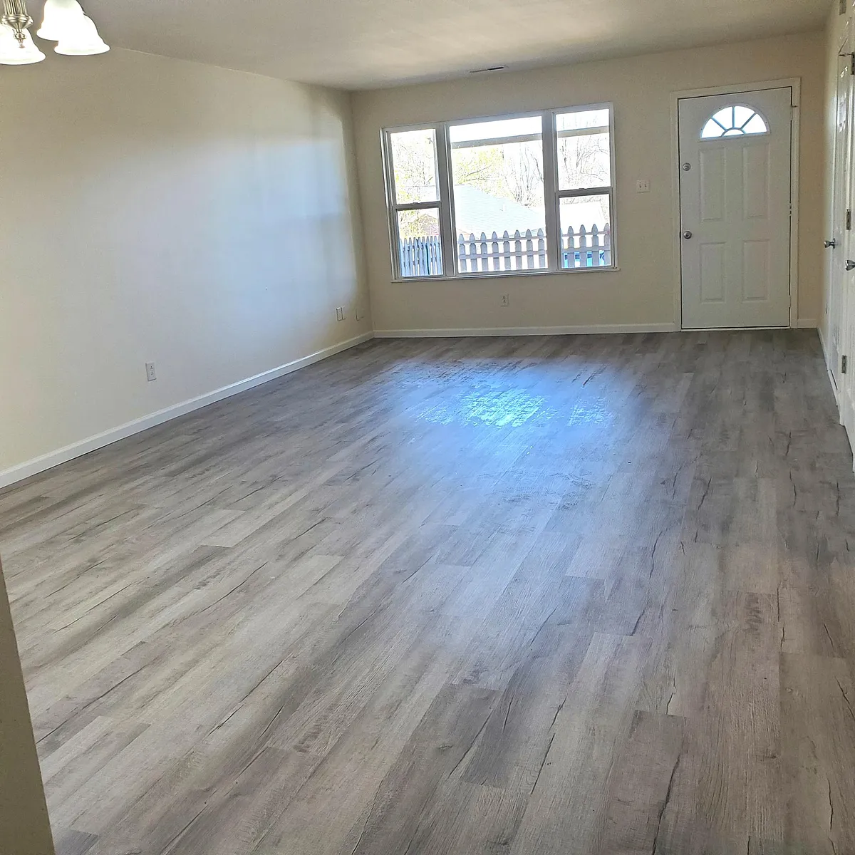 Living Room - 9 Adelle Pl #B