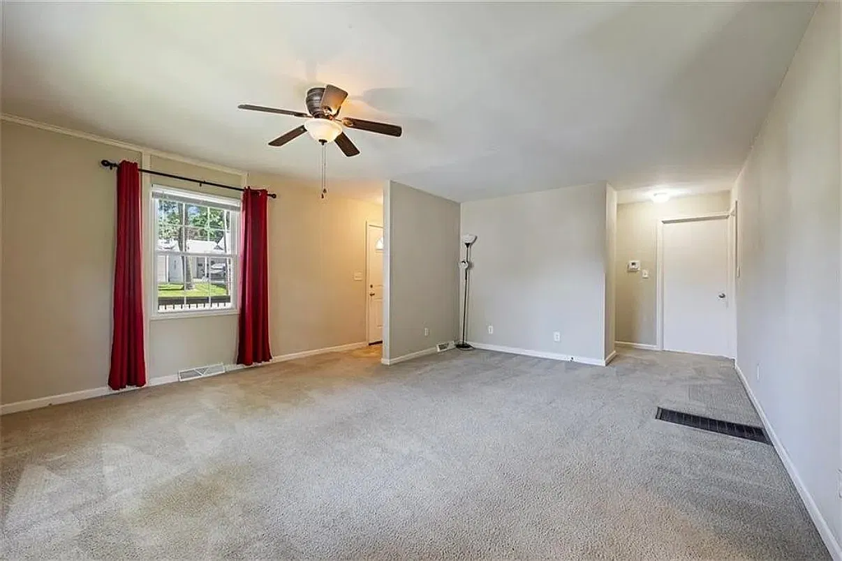2 bed, 768 sqft, $1,450 — Photo 3