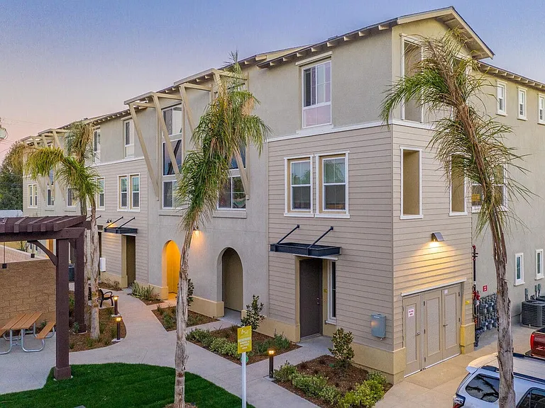 Trio Townhomes — Photo 10