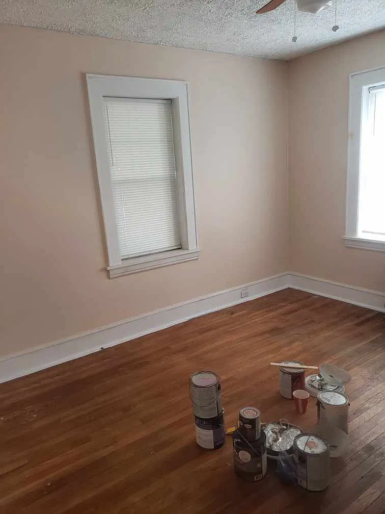 2 bed, 700 sqft, $2,300 — Photo 1