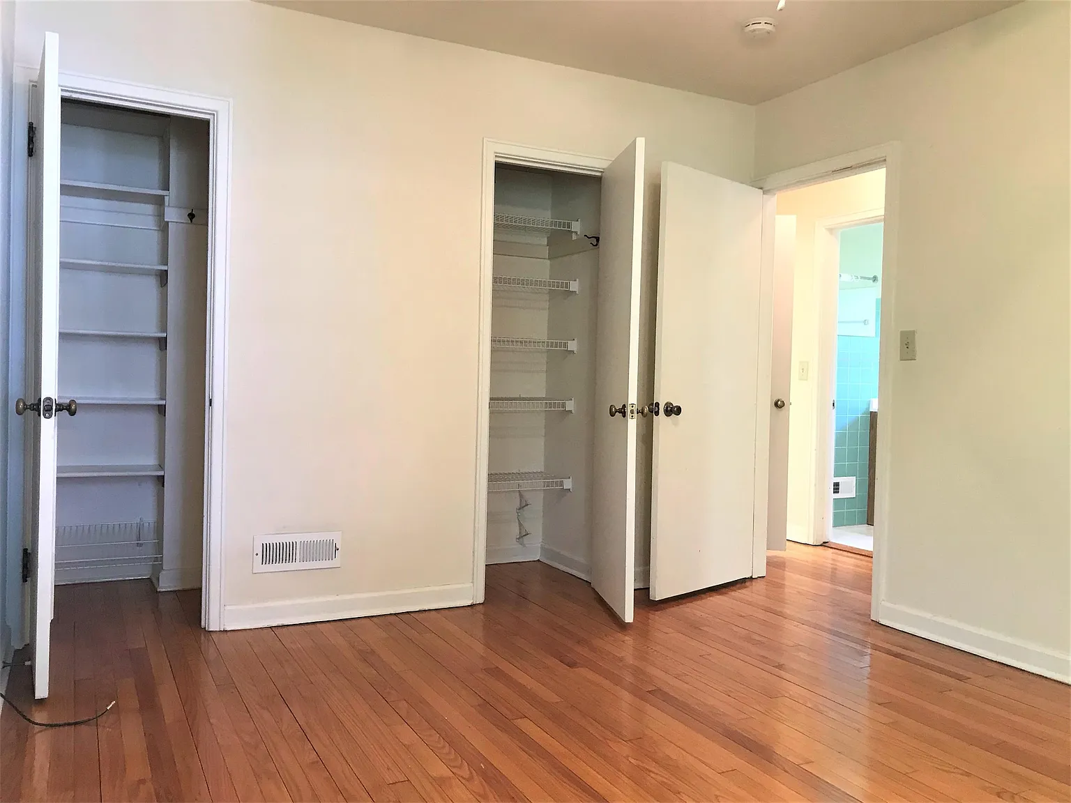 QL 306 South Owen Drive - 1 — Photo 4