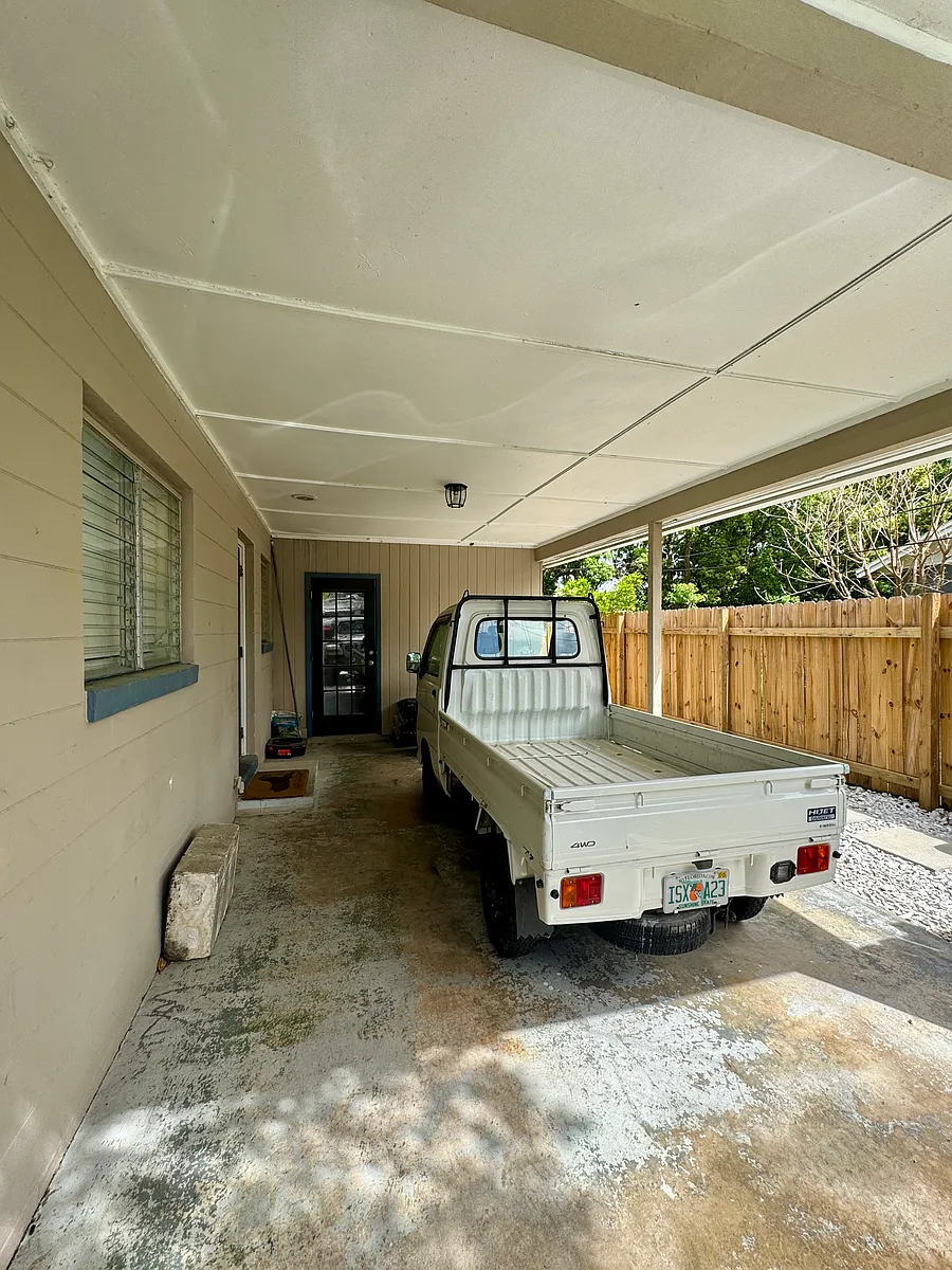 Building Photo - 2217 Maney Dr