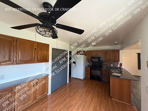 2nd image of 25965 Rose St