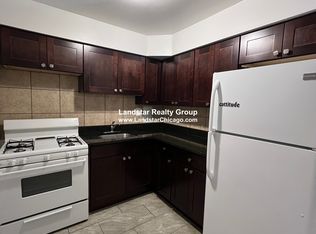 1515 W Morse Ave APT 302, Chicago, IL 60626
