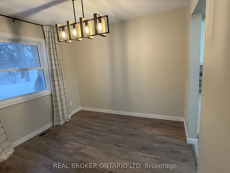 457 Wilkins St — Photo 11