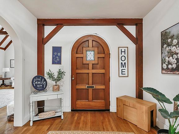 5th image of 102 Fillmore St