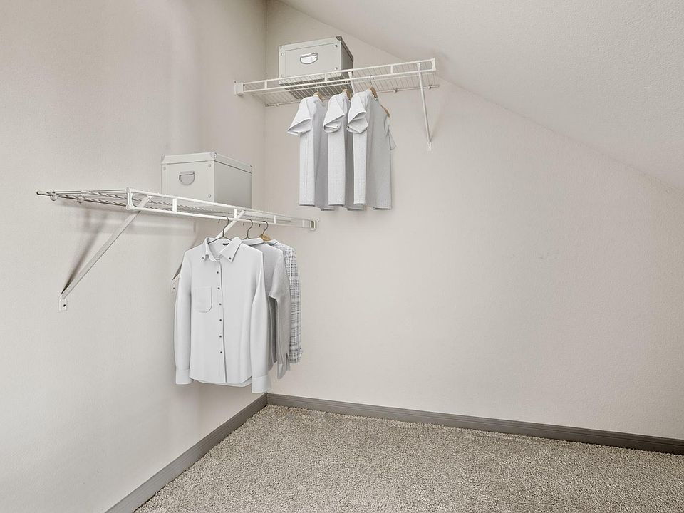 Avenues at Cypress - Walk-in Closet