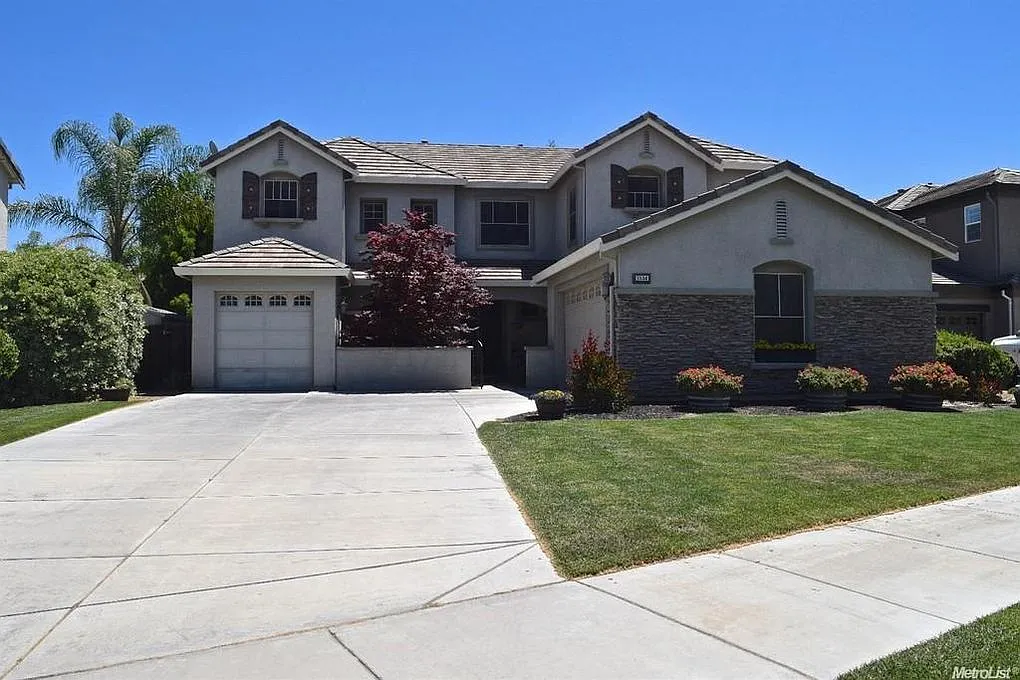 1534 Van Andel Way photo 1