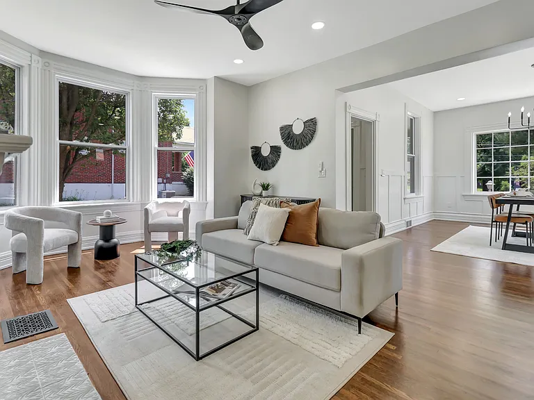 3020 Daytona Ave — Photo 5
