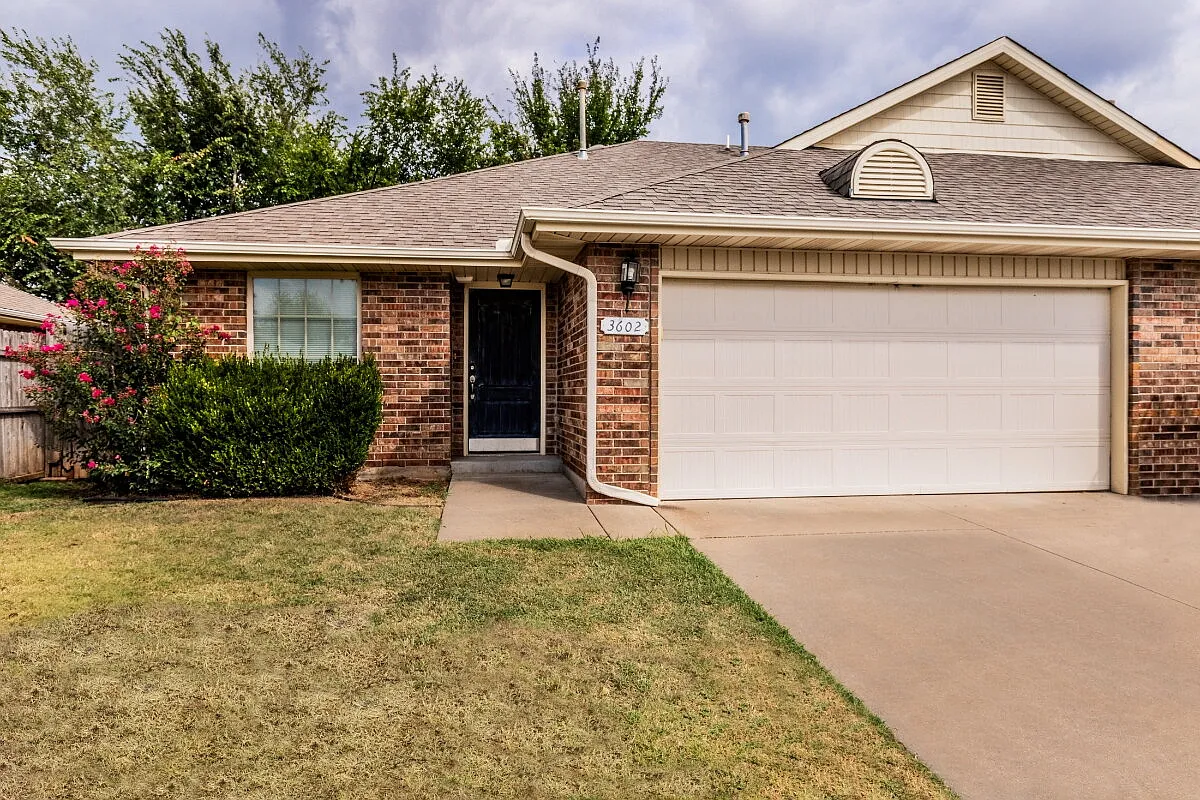3 bed, 2.0 bath, 1147 sqft, $1,395 — Photo 1