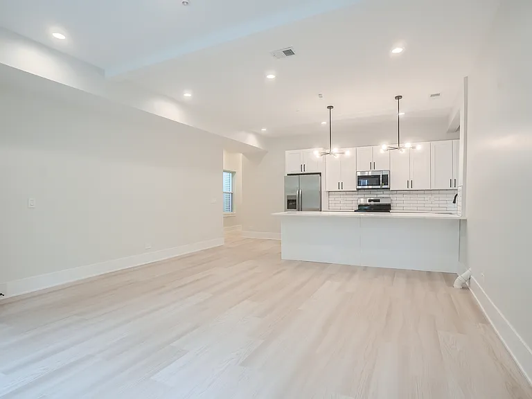 1830 W Cuyler Ave #2 — Photo 11