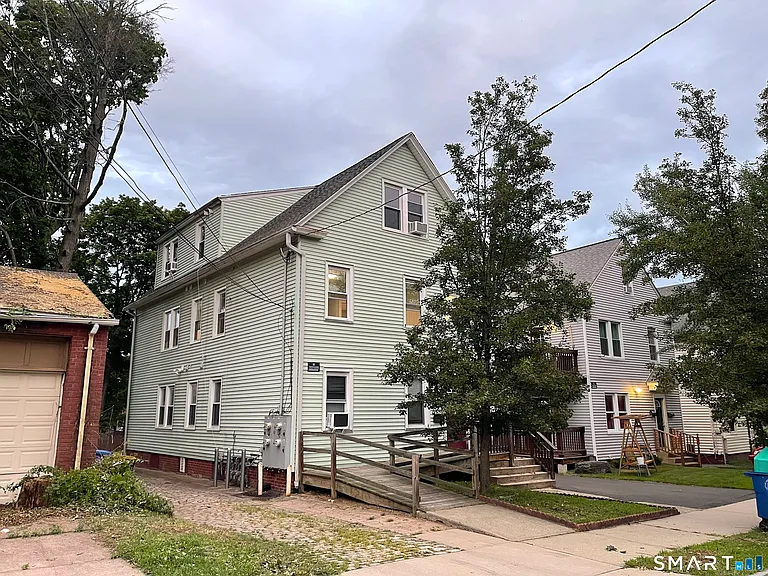 39 Lander St #2 — Photo 2