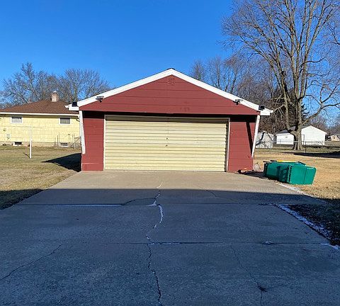 3rd image of 1265 W Losey St
