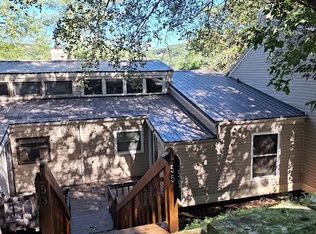 55 Oak Point Dr, Holiday Island, AR 72631