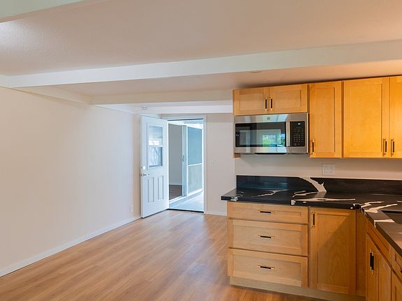 4th image of 15-1868 29th Ave #C