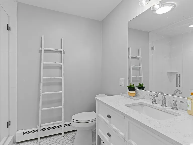 93 Riverside Dr — Photo 22