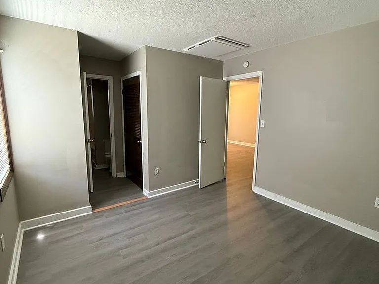 2146 Charles St #6 — Photo 8