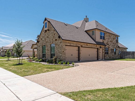 2nd image of 1161 Castle Bluff Cir