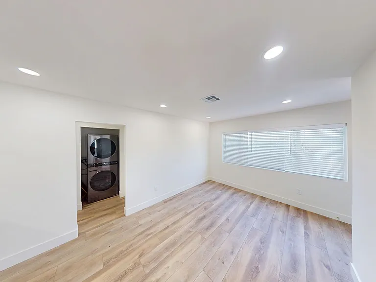6255 Stewart St — Photo 5