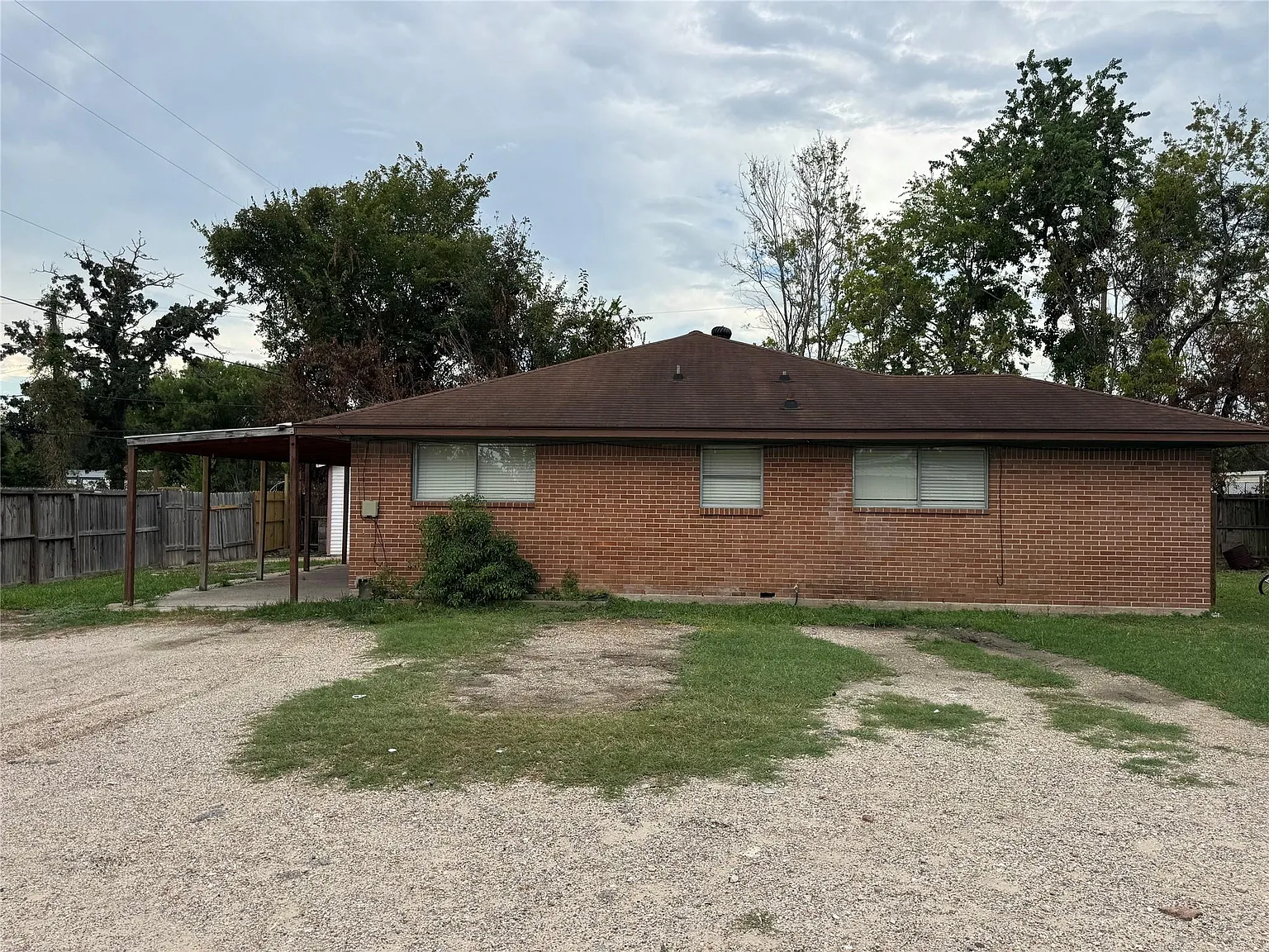 3 bed, 2.0 bath, 1407 sqft, $1,500 — Photo 1