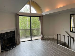 851 SW Broadway Dr APT 52, Portland, OR 97201