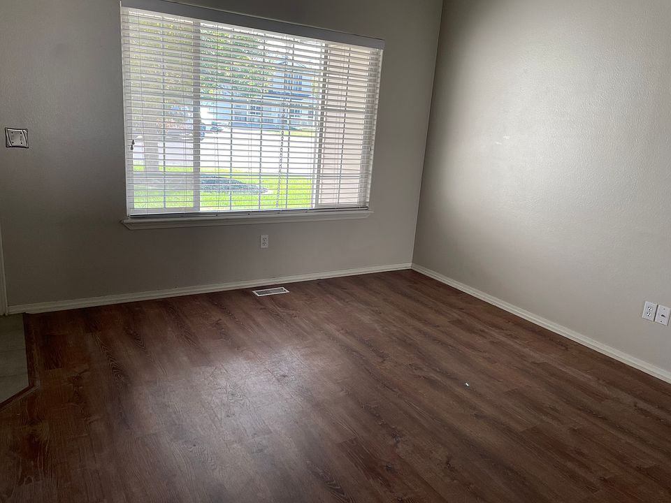 1st image of 1848 W Willow Pointe Ct