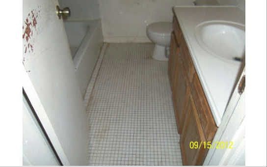2nd image of 127 SE Cameron Ter