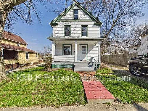 773 Montana Ave Photo 1