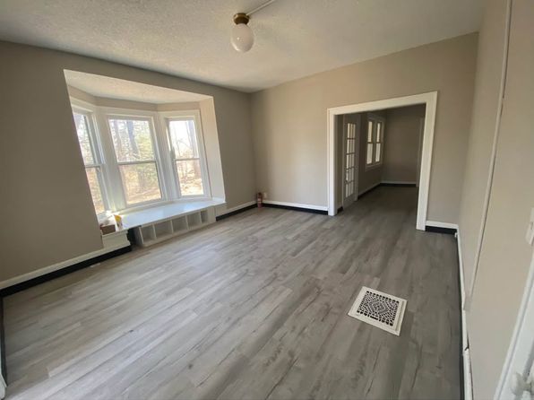 1025 E Washington St APT 1