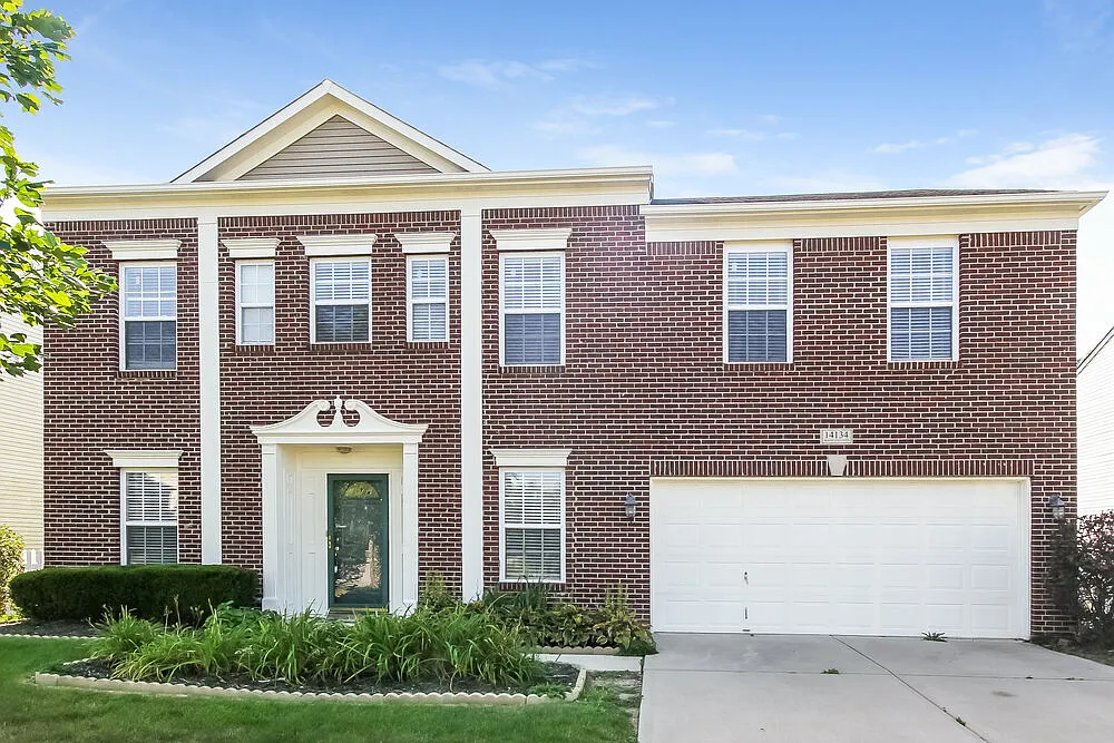 4 bed, 2.5 bath, 2724 sqft, $3,490 — Photo 1