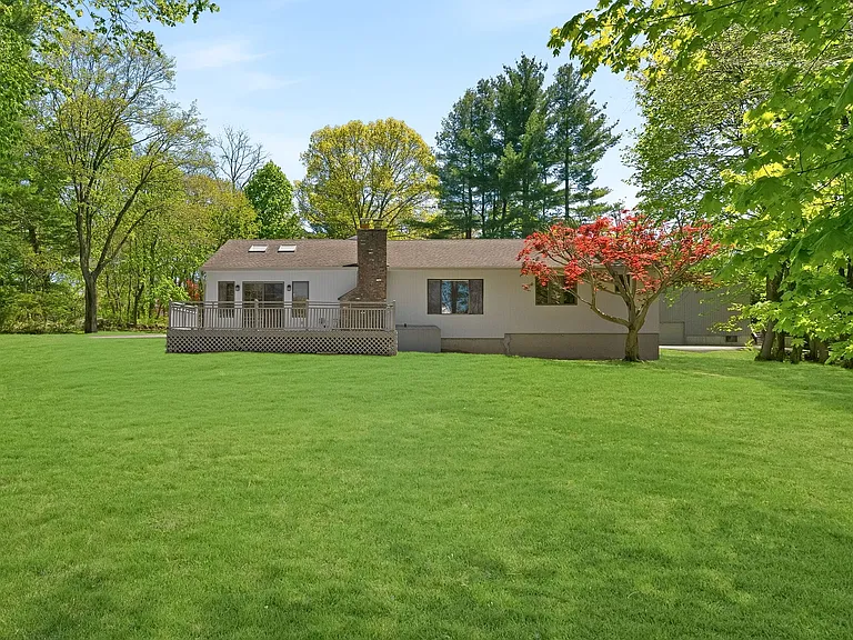 12 Wyeth Ct — Photo 26
