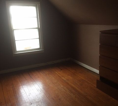 3rd image of 85 Wallace St