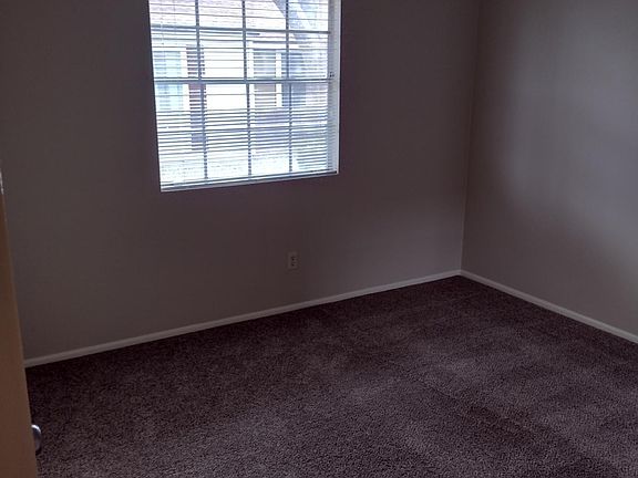 4th image of 8907 W Loma Ln