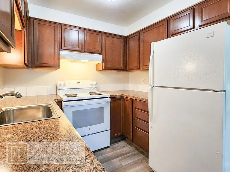 10068 SW Garrett St — Photo 8