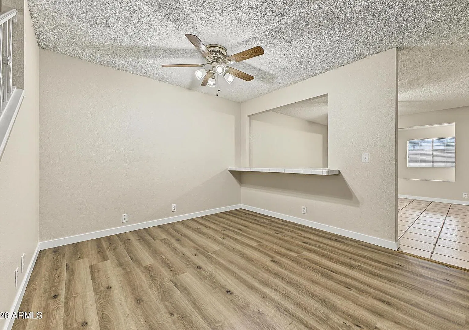 Spacious 3 bed, 2.5 bath in Glendale. — Photo 3